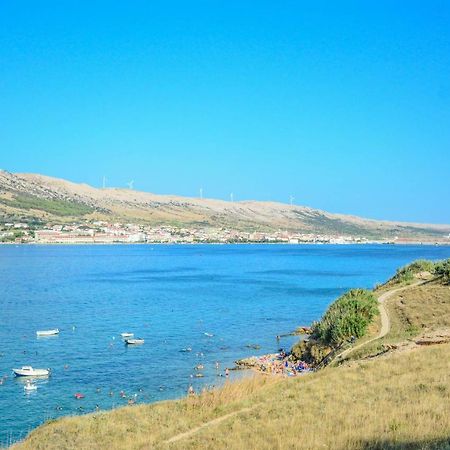 Apartmani Prvi Red Do Mora Pag Town Luaran gambar
