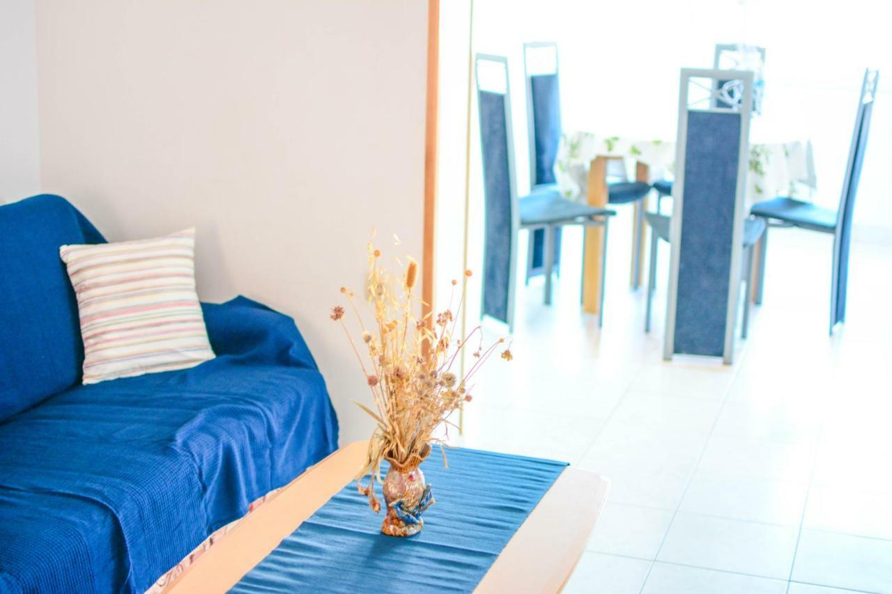 Apartmani Prvi Red Do Mora Pag Town Luaran gambar